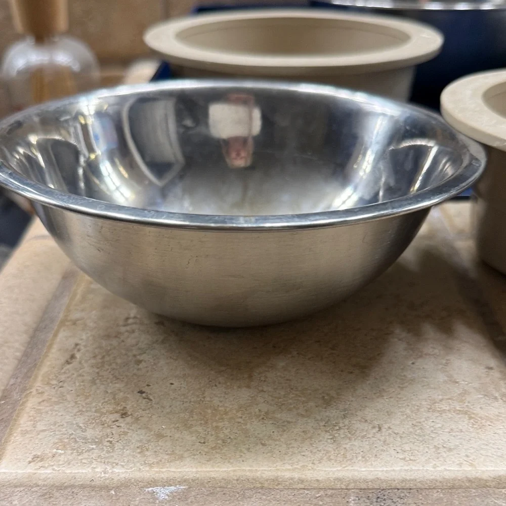 Stainless Steel and Gray dog bowls 4